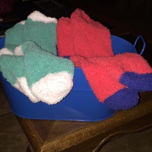 Fluffy socks in cute bucket
